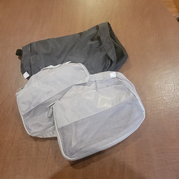 Set of 3 (three)  made by Design travel packs pouches - Picture 7 of 9